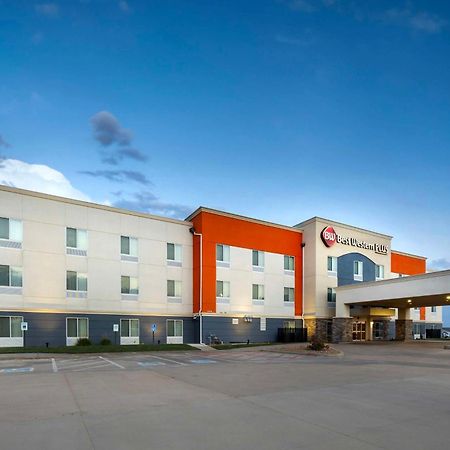 Best Western Plus Pratt Exterior foto