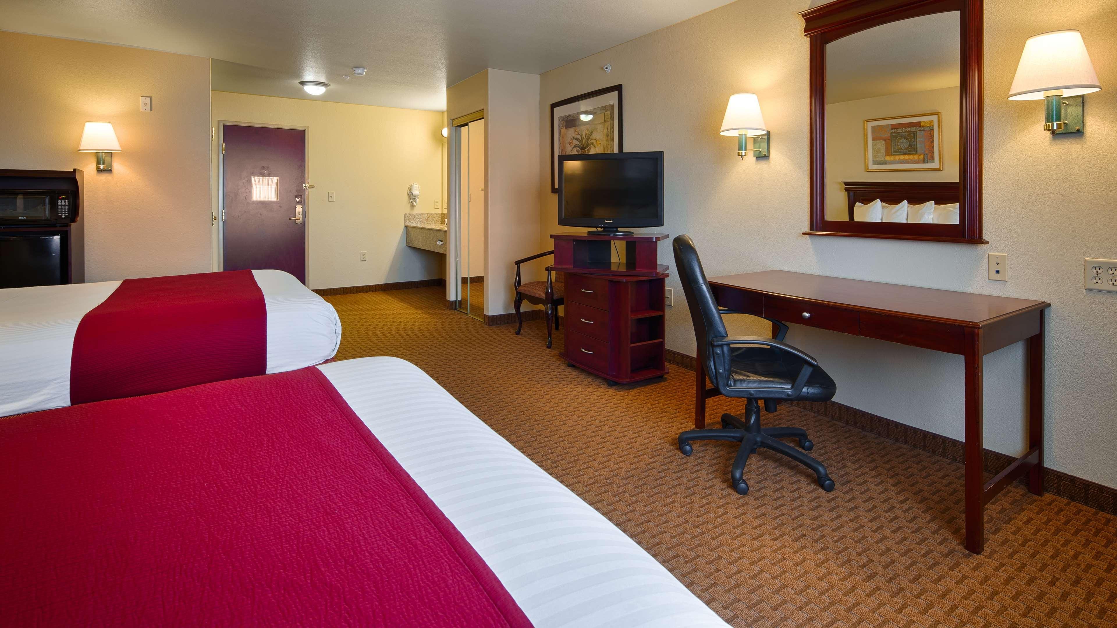 Best Western Plus Pratt Exterior foto