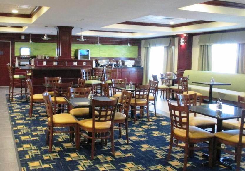Best Western Plus Pratt Exterior foto